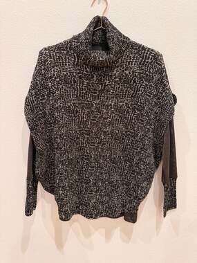 SPECCHIO Pleated Turtleneck Poncho Top Size 40